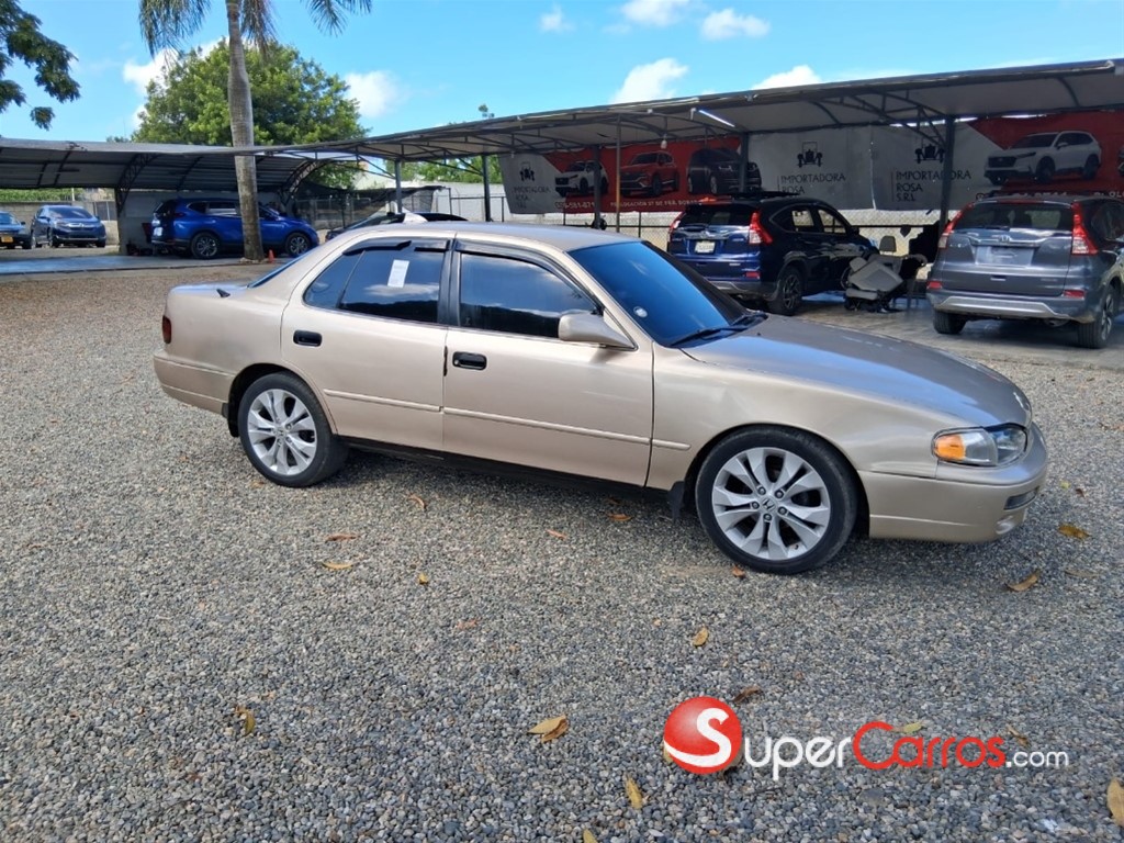 1995 Toyota Camry CE — foto 2 / 7