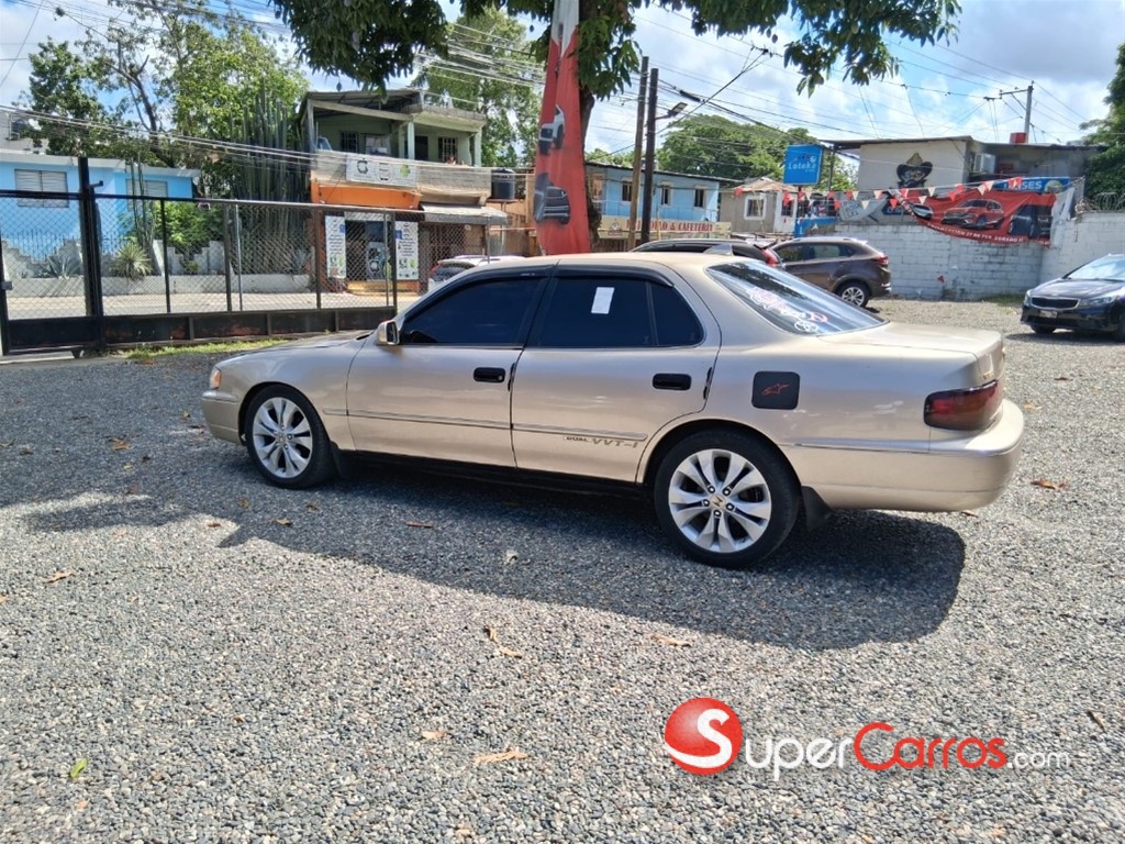 1995 Toyota Camry CE — foto 3 / 7