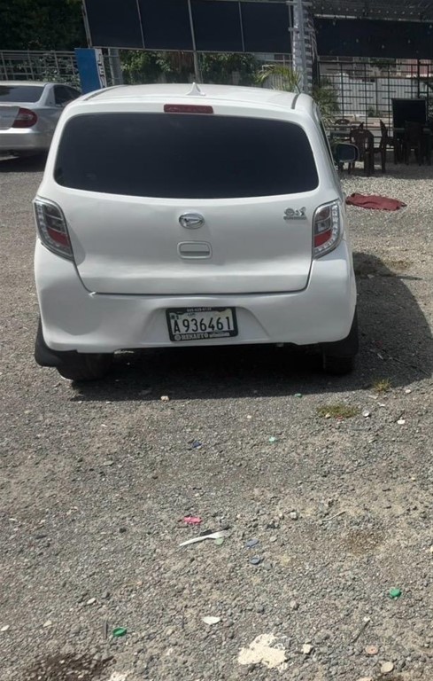 2016 Daihatsu Mira — foto 4 / 9