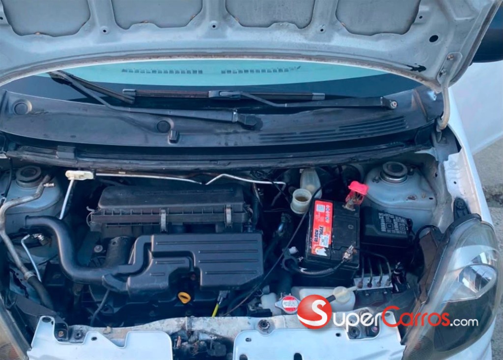 2016 Daihatsu Mira — foto 6 / 9