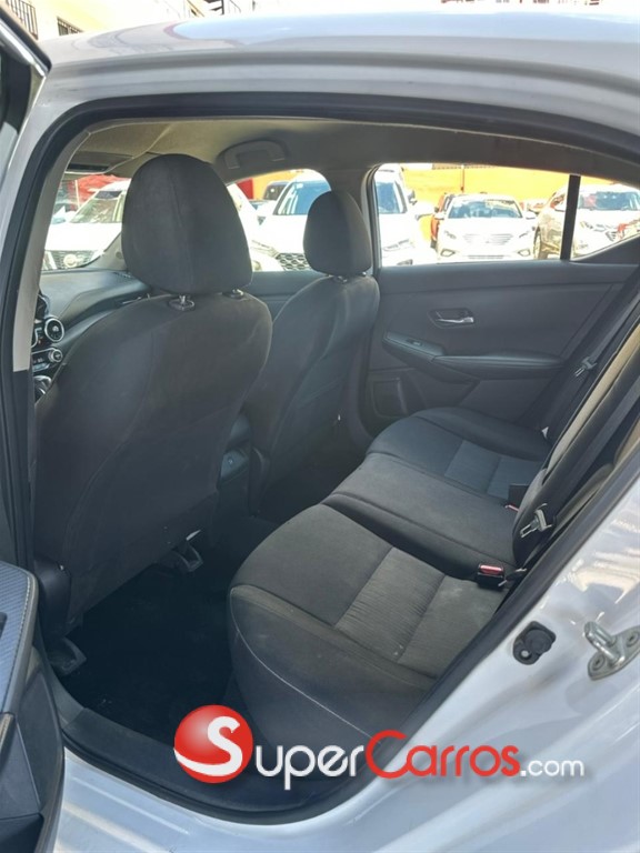 2020 Nissan Sentra SV — foto 8 / 11