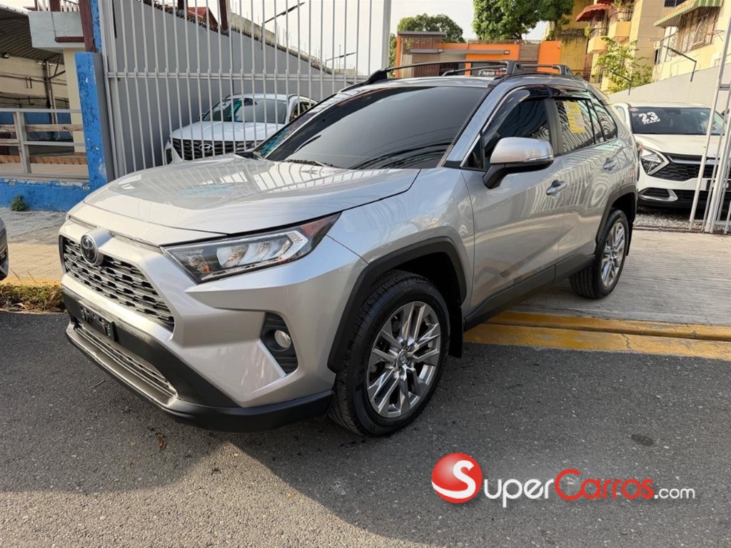 2021 Toyota RAV4 XLE — foto 3 / 10