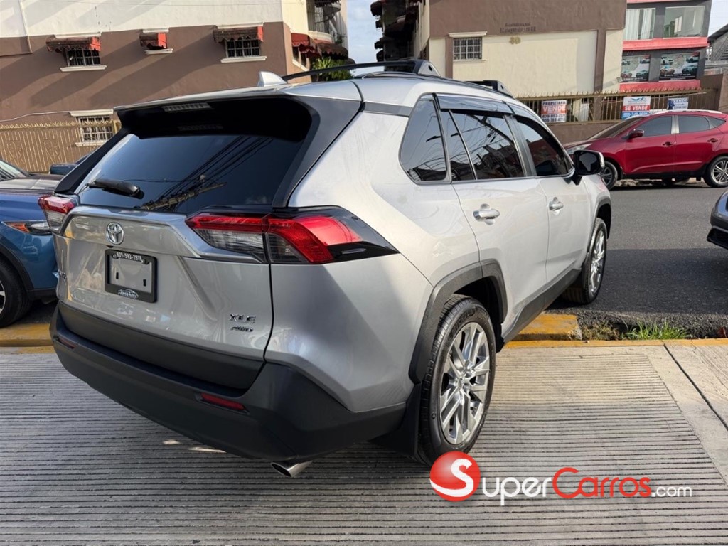 2021 Toyota RAV4 XLE — foto 6 / 10