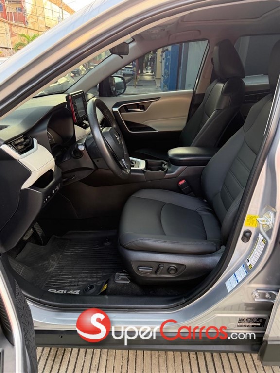 2021 Toyota RAV4 XLE — foto 7 / 10