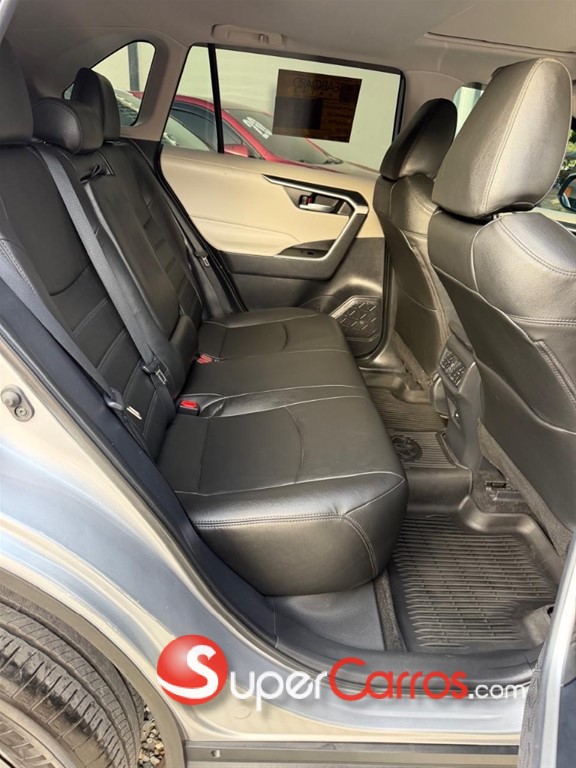 2021 Toyota RAV4 XLE — foto 9 / 10