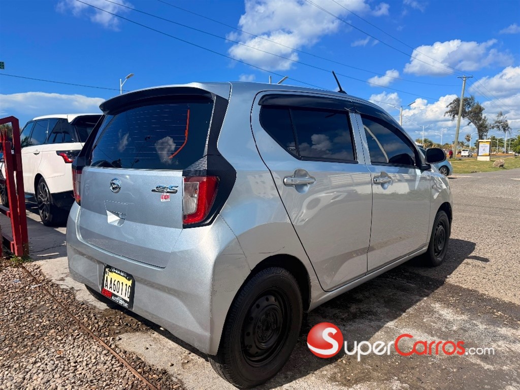 2018 Daihatsu Mira — foto 3 / 9