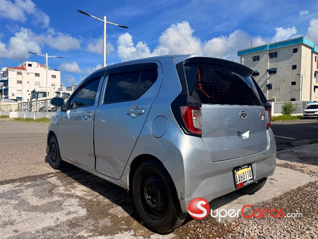 2018 Daihatsu Mira — foto 4 / 9