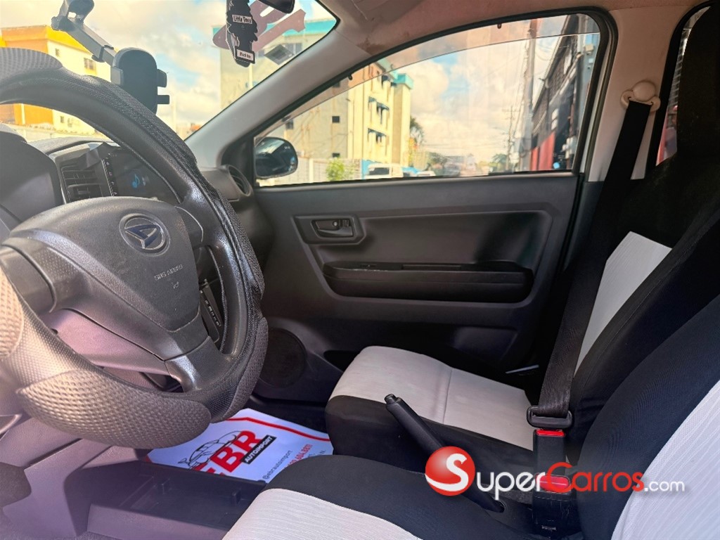 2018 Daihatsu Mira — foto 5 / 9