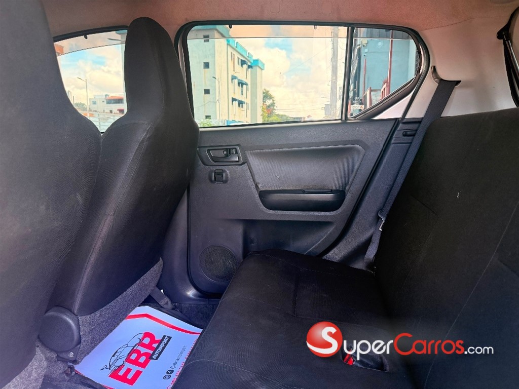 2018 Daihatsu Mira — foto 6 / 9