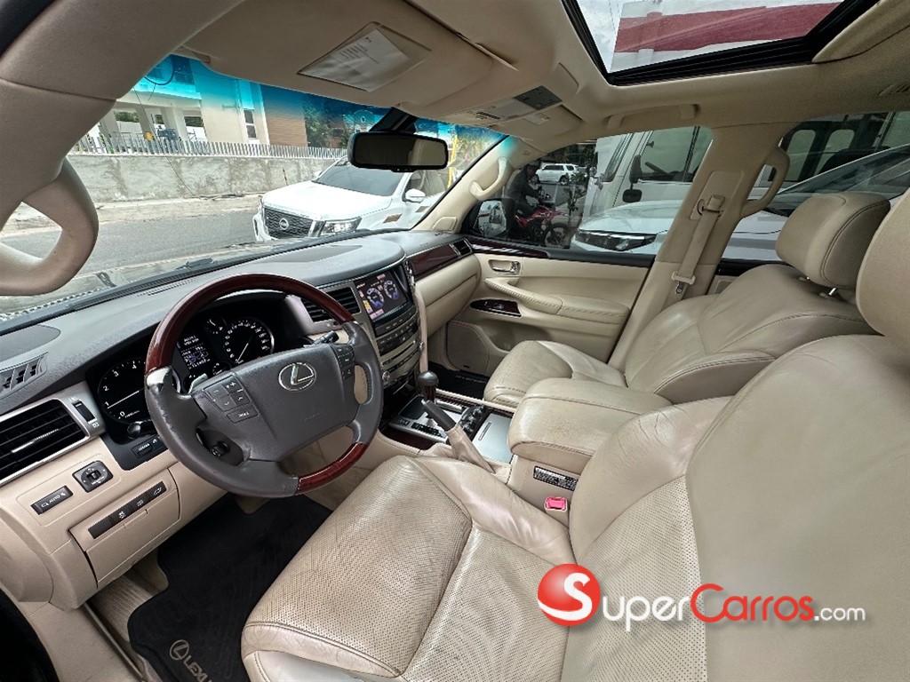 2013 Lexus LX 570 — foto 6 / 9