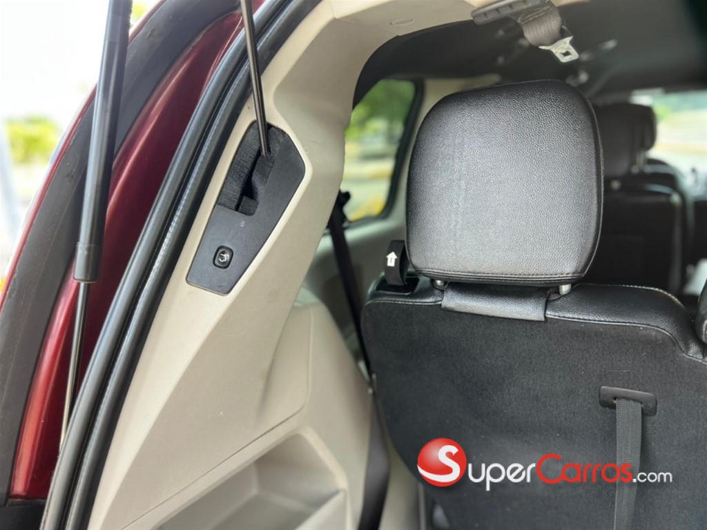 2020 Dodge Grand Caravan SXT — foto 6 / 12