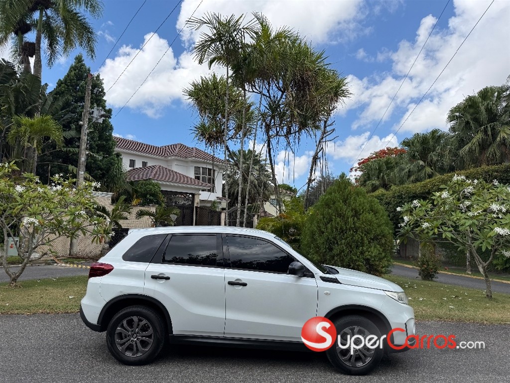 2021 Suzuki Vitara GL — foto 3 / 10