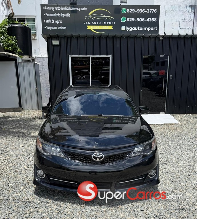 2014 Toyota Camry SE — foto 7 / 9