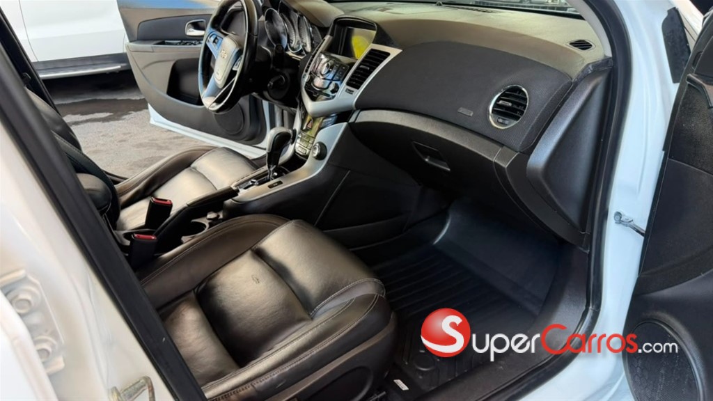 2014 Chevrolet Cruze LT — foto 8 / 12