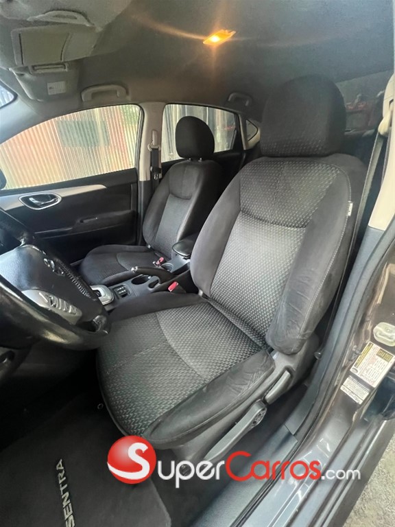 2015 Nissan Sentra SR — foto 6 / 10