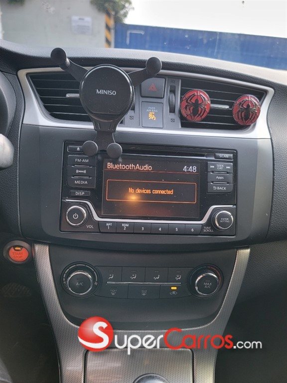 2015 Nissan Sentra SR — foto 9 / 10