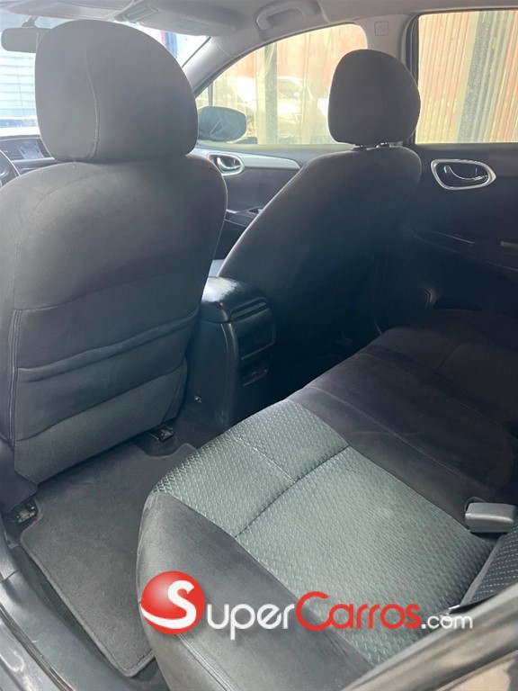 2015 Nissan Sentra SR — foto 10 / 10