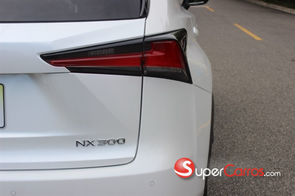 2021 Lexus NX 300 — foto 2 / 12