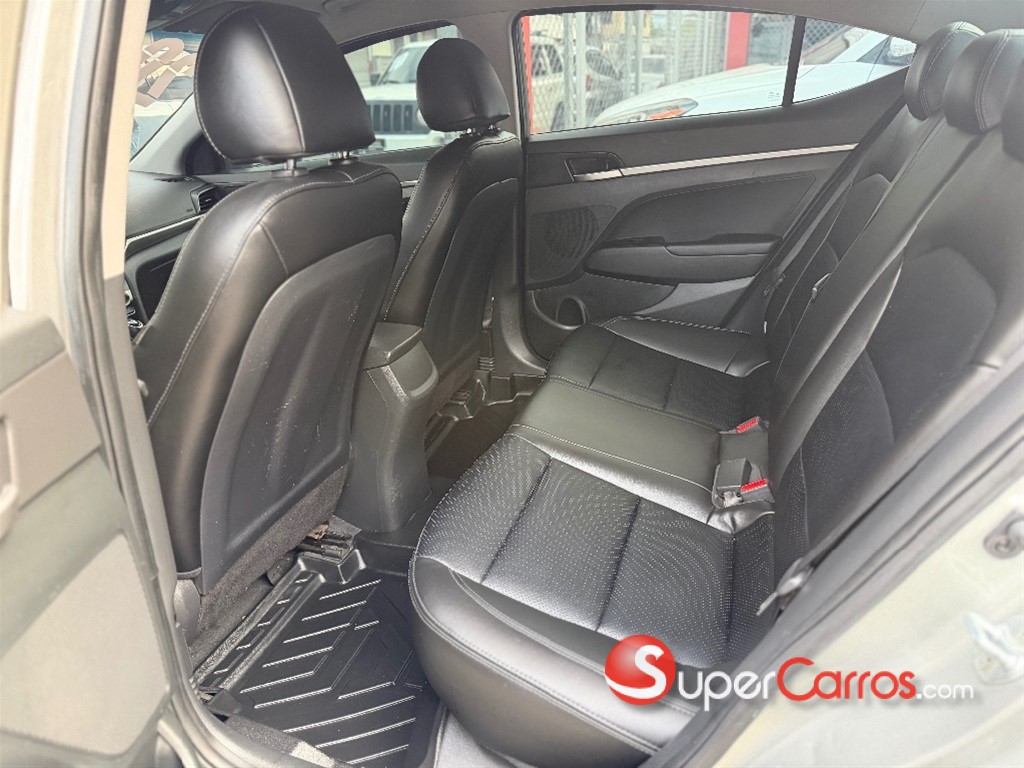 2020 Hyundai Elantra SEL — foto 7 / 9