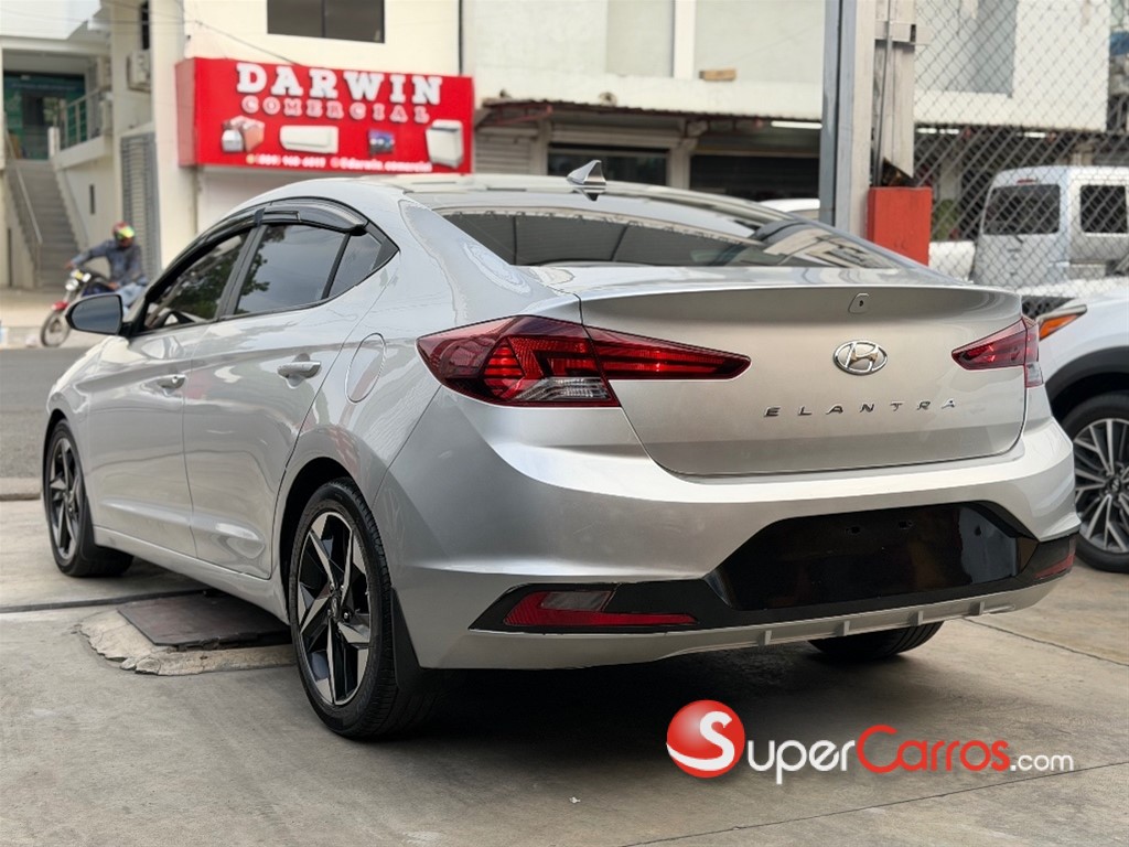 2020 Hyundai Elantra SEL — foto 9 / 9