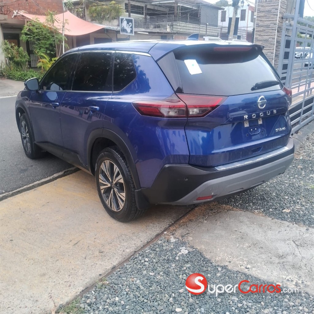 2021 Nissan Rogue SV — foto 4 / 10