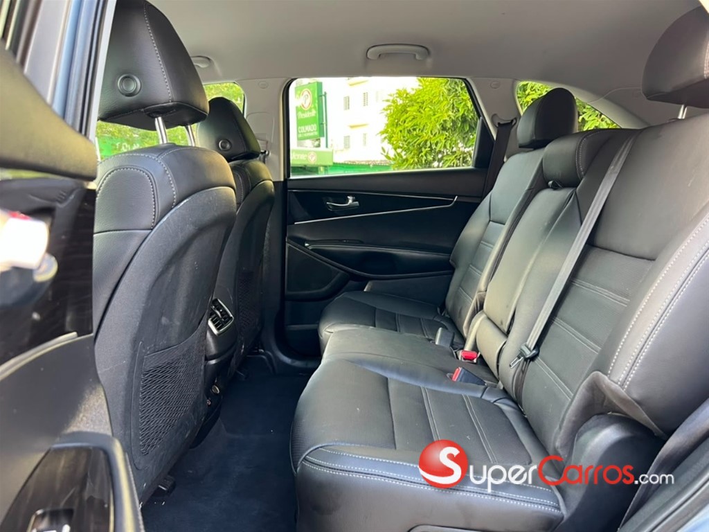 2020 Kia Sorento LX — foto 7 / 11