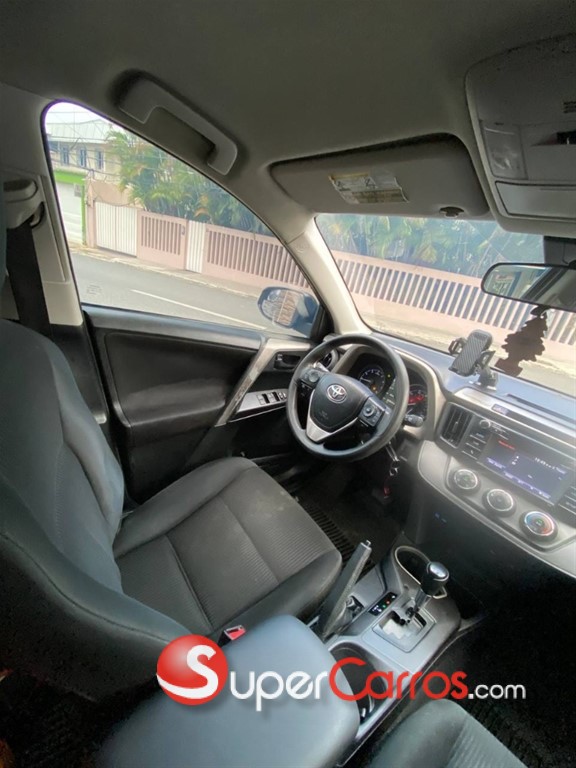2017 Toyota RAV4 LE — foto 8 / 10