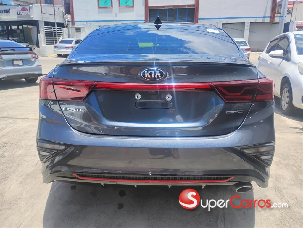 2021 Kia Forte GT Line — foto 4 / 12