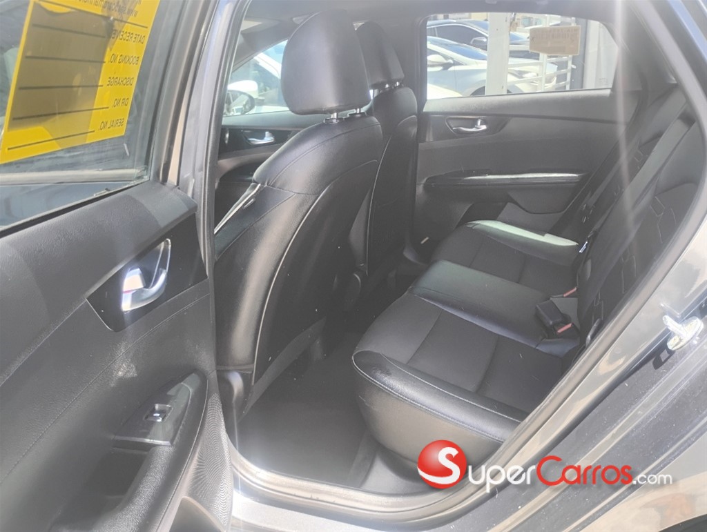 2021 Kia Forte GT Line — foto 7 / 12