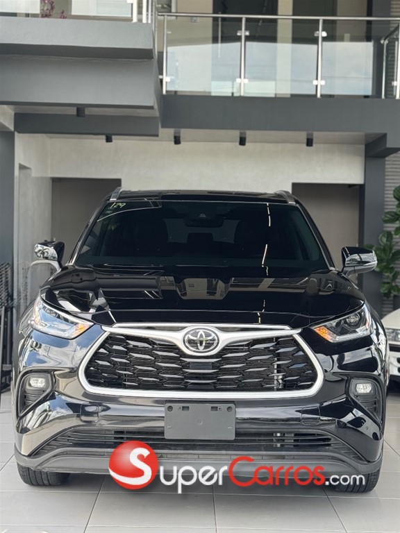 2021 Toyota Highlander XLE — foto 2 / 10