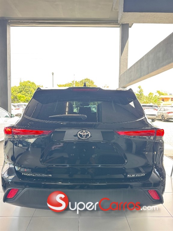 2021 Toyota Highlander XLE — foto 3 / 10