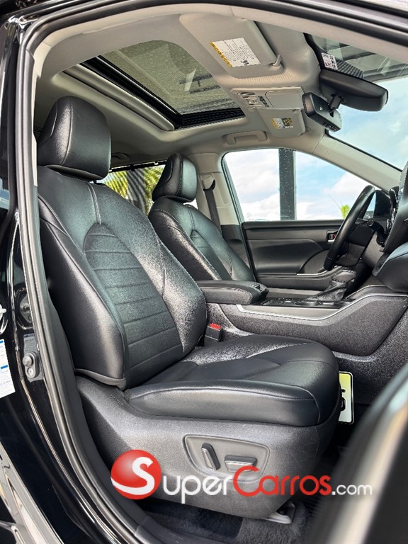 2021 Toyota Highlander XLE — foto 4 / 10