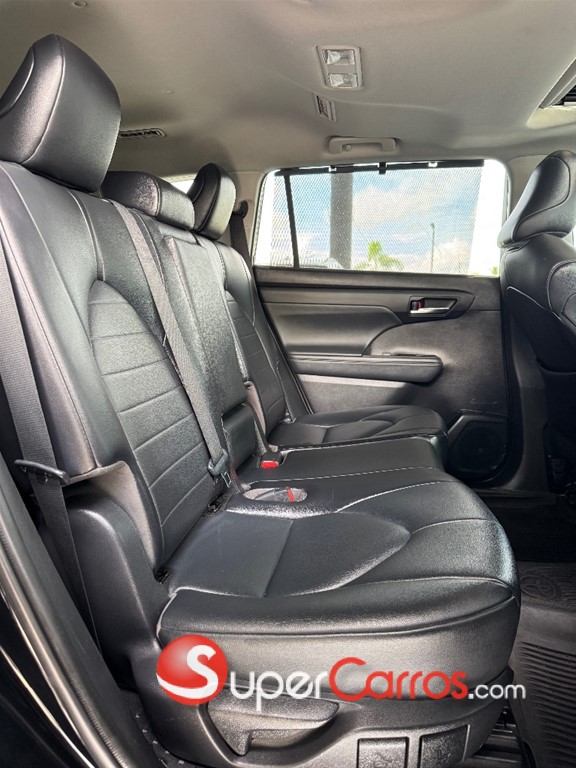 2021 Toyota Highlander XLE — foto 5 / 10