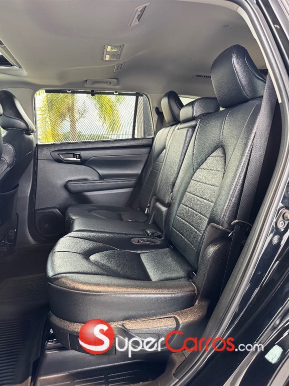 2021 Toyota Highlander XLE — foto 7 / 10