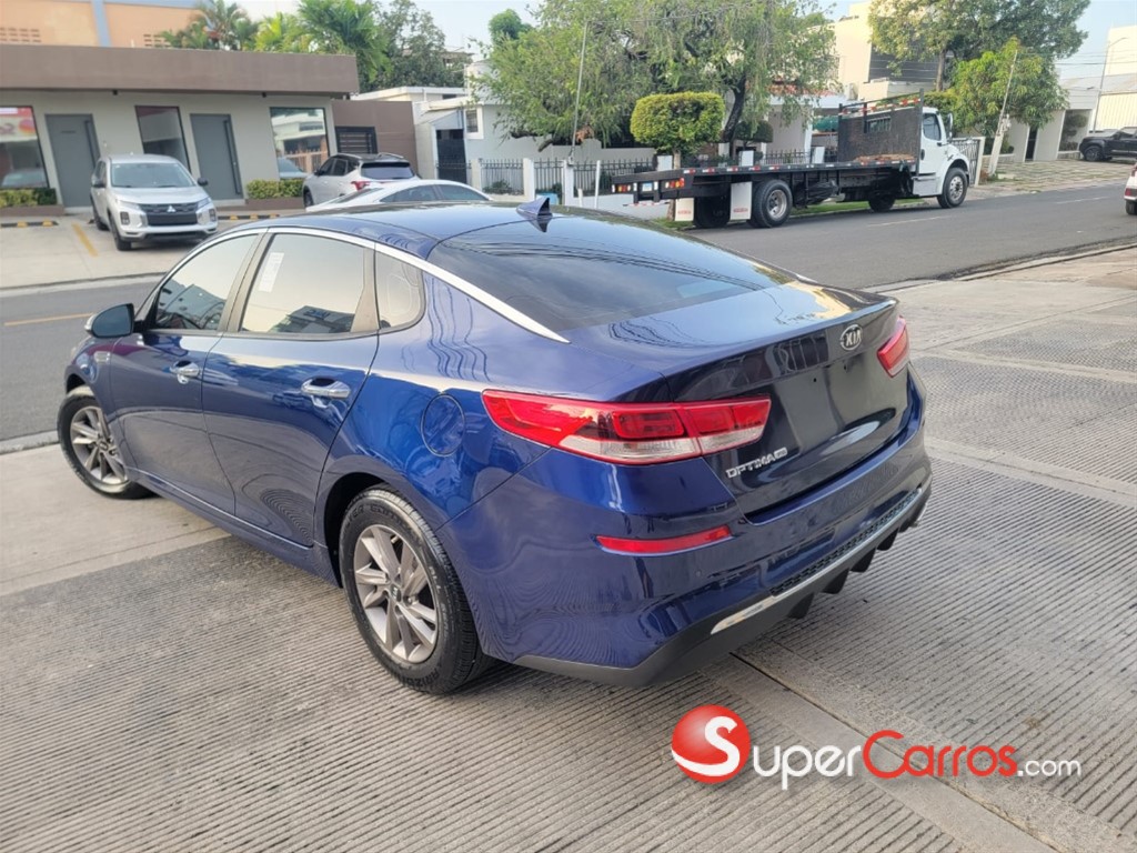 2020 Kia Optima — foto 2 / 9
