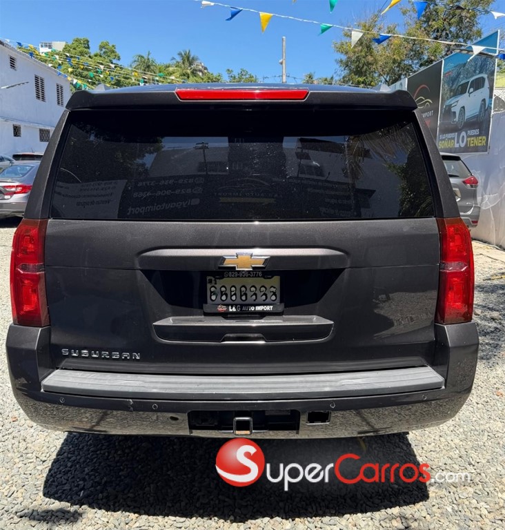 2017 Chevrolet Suburban LT — foto 4 / 9
