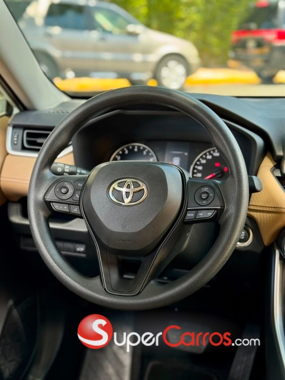 2025 Toyota RAV4 XLE — foto 4 / 11
