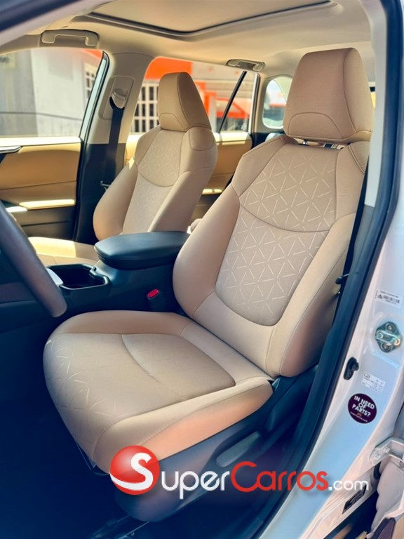 2025 Toyota RAV4 XLE — foto 6 / 11