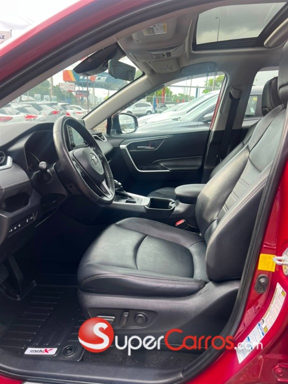 2022 Toyota RAV4 XLE Premium — foto 5 / 10