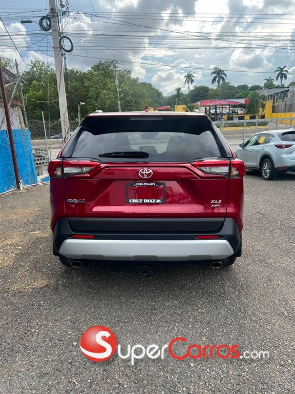 2022 Toyota RAV4 XLE Premium — foto 6 / 10