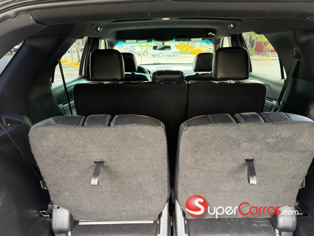 2016 Ford Explorer Limited — foto 10 / 10