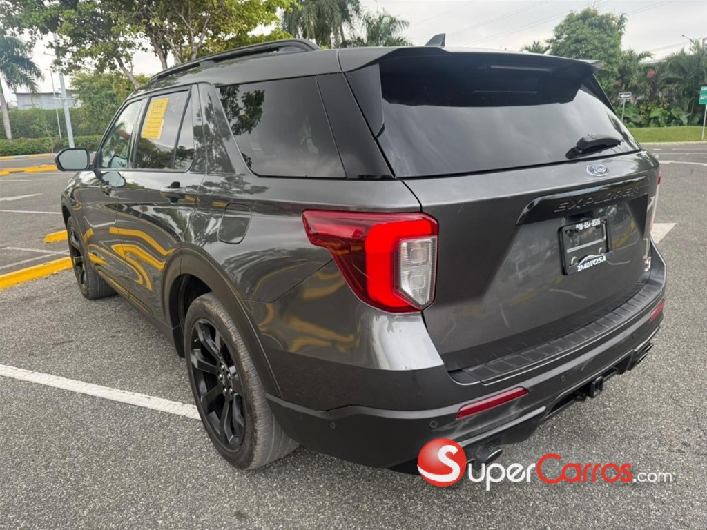 2020 Ford Explorer ST — foto 7 / 12