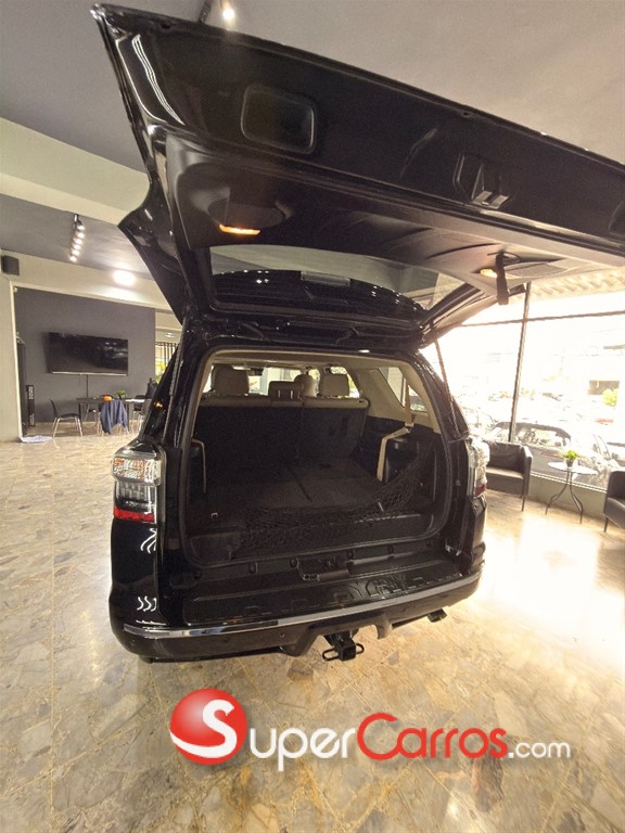2020 Toyota 4 Runner Limited — foto 3 / 6