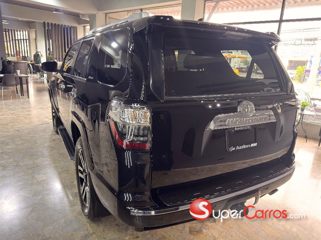 2020 Toyota 4 Runner Limited — foto 5 / 6