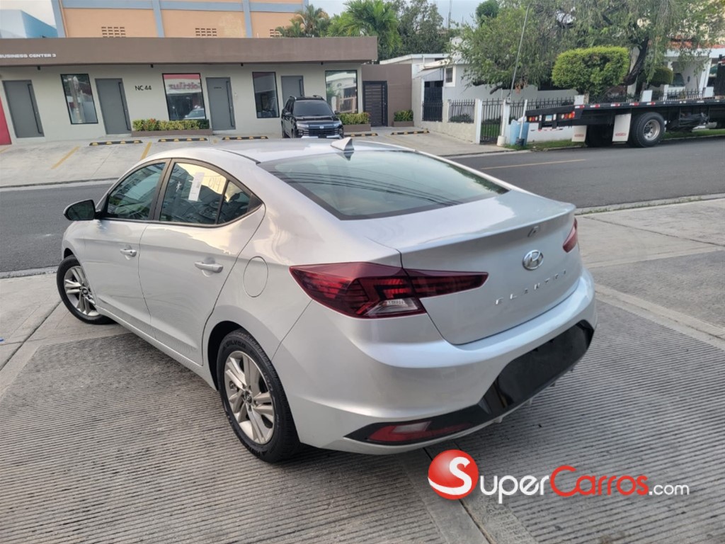 2020 Hyundai Elantra SEL — foto 2 / 9