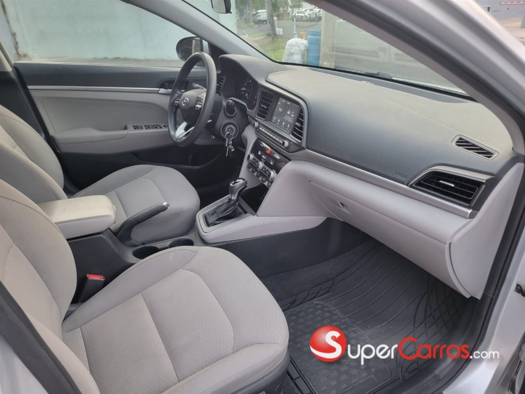 2020 Hyundai Elantra SEL — foto 7 / 9