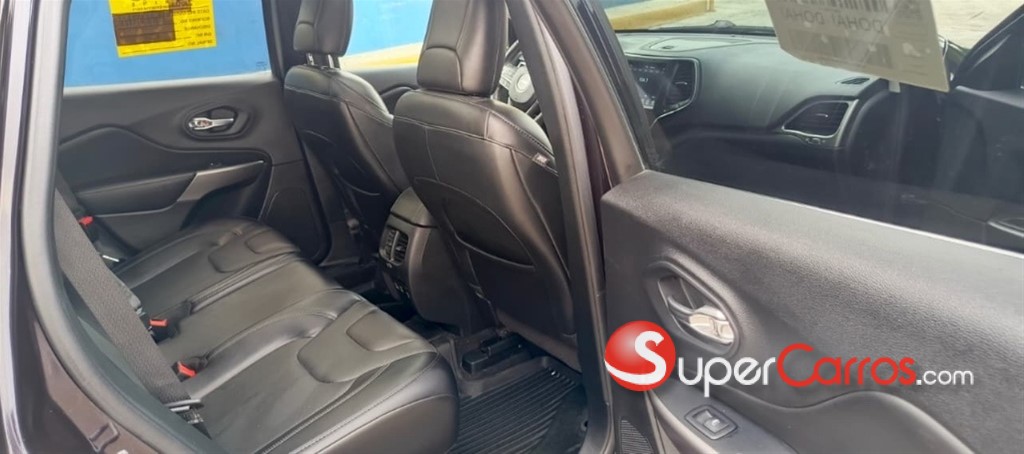 2021 Jeep Cherokee Limited — foto 8 / 12
