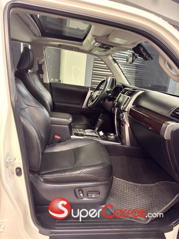 2020 Toyota 4 Runner Limited — foto 7 / 8