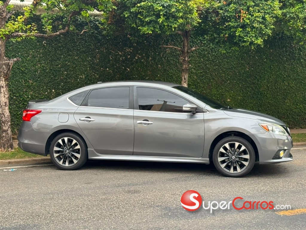 2017 Nissan Sentra SR — foto 2 / 8