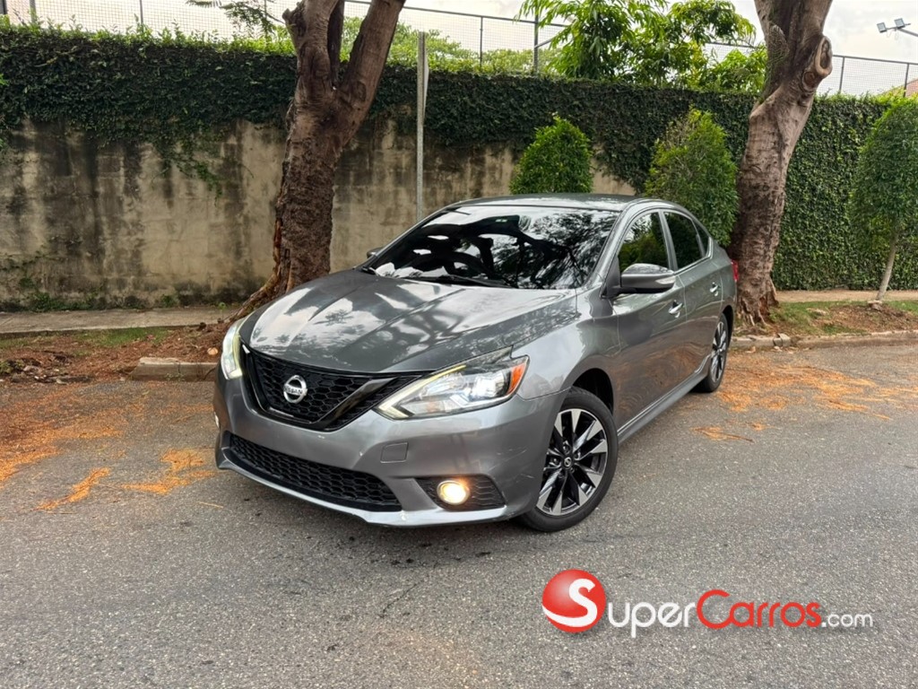 2017 Nissan Sentra SR — foto 7 / 8